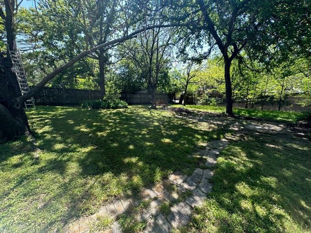 1125 Valley View Drive, Hurst, TX 76053