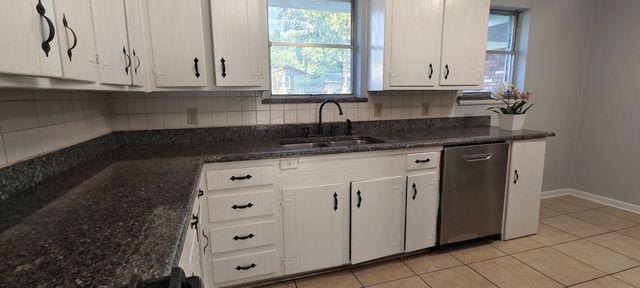 1125 Valley View Drive, Hurst, TX 76053