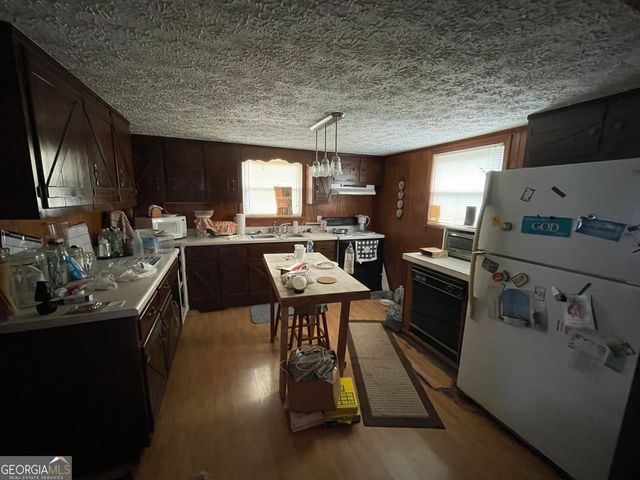 596 Ga Highway 257, Cochran, GA 31014