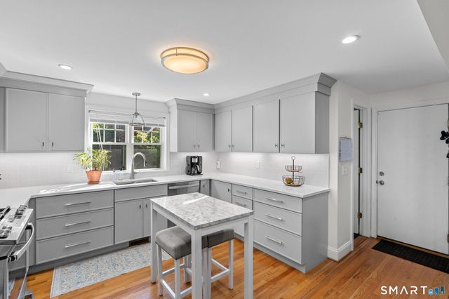 148 Brewster Road, West Hartford, CT 06117