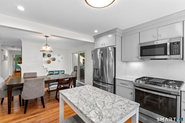 148 Brewster Road, West Hartford, CT 06117