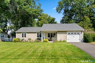 148 Brewster Road, West Hartford, CT 06117