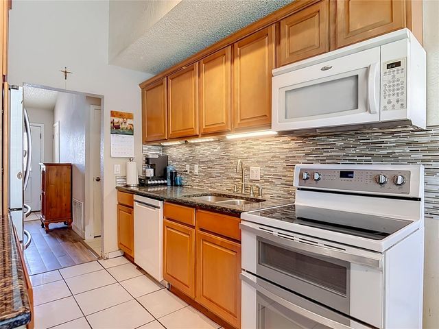 1123 W HANCOCK DRIVE, Deltona, FL 32725