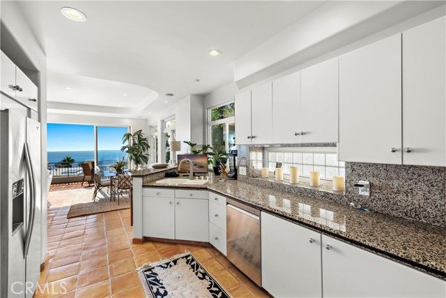 1050 SKYLINE, Laguna Beach, CA 92651