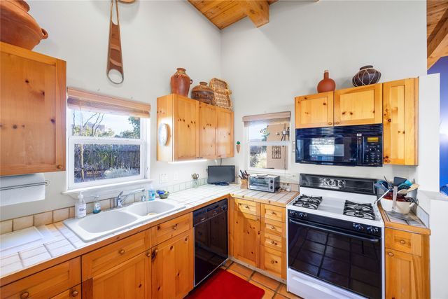 4391 Waking Sky, Santa Fe, NM 87507