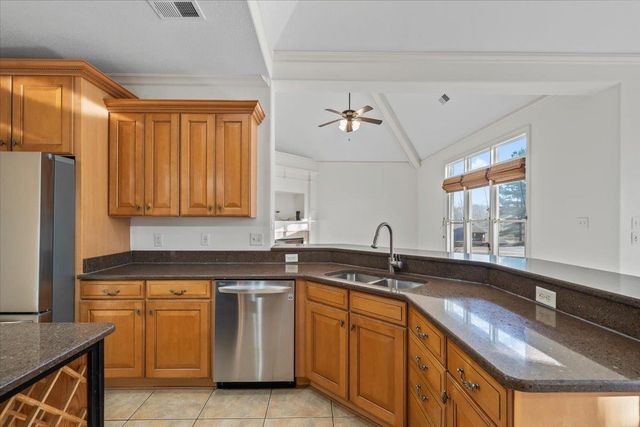 428 GREYWOOD LN, Unincorporated, TN 38018