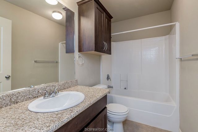 2020 Turning Leaf Drive, Bryan, TX 77807