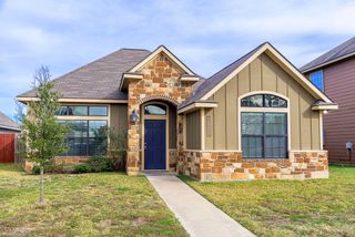 2020 Turning Leaf Drive, Bryan, TX 77807
