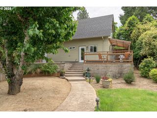 2108 Charnelton Alley, Eugene, OR 97405