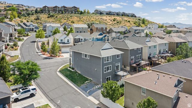 241 E RIDGELINE WAY, North Salt Lake, UT 84054