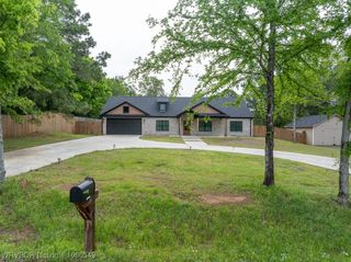 8208 Shaver Road, Lavaca, AR 72941