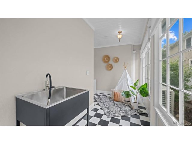 1527 N Nevada Ave, Colorado Springs, CO 80907