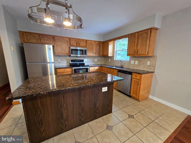 20 BONNIE LEE CT, Stafford, VA 22556