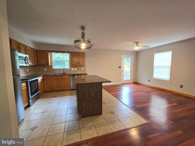 20 BONNIE LEE CT, Stafford, VA 22556