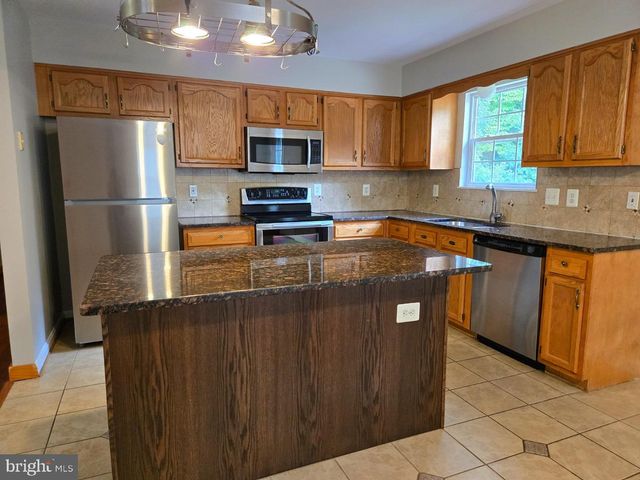 20 BONNIE LEE CT, Stafford, VA 22556