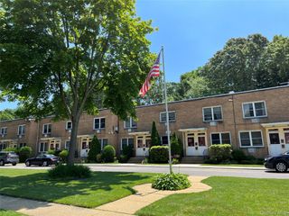 3596 Park Avenue 5A, Wantagh, NY 11793