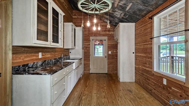 8228 US Highway 72, Athens, AL 35611