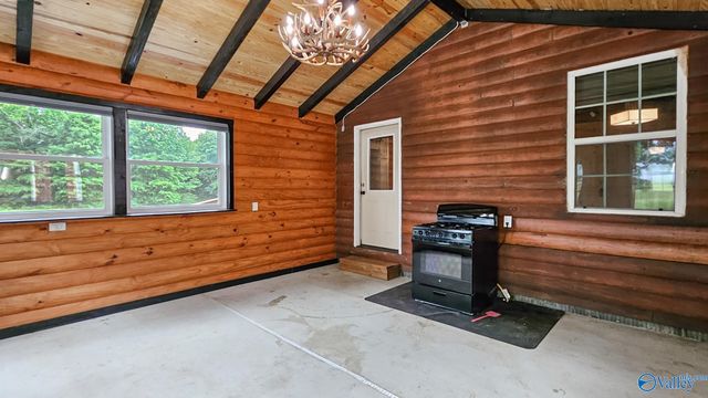 8228 US Highway 72, Athens, AL 35611