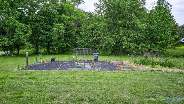 8228 US Highway 72, Athens, AL 35611