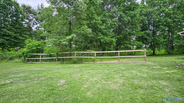 8228 US Highway 72, Athens, AL 35611
