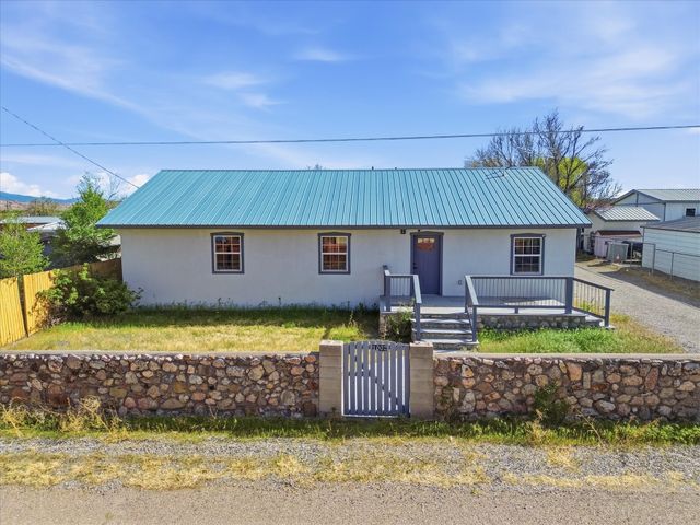 1002 Cook Street, Espanola, NM 87532