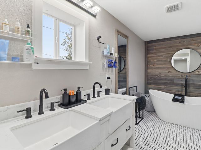 1002 Cook Street, Espanola, NM 87532