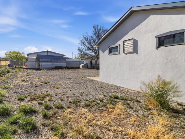 1002 Cook Street, Espanola, NM 87532