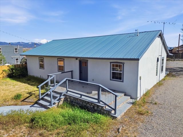 1002 Cook Street, Espanola, NM 87532