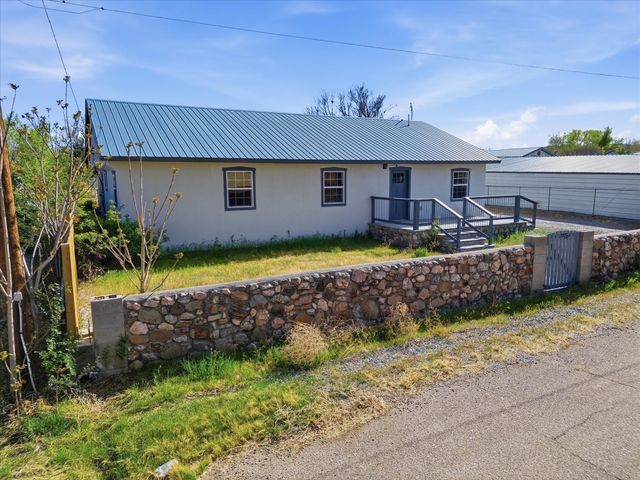 1002 Cook Street, Espanola, NM 87532