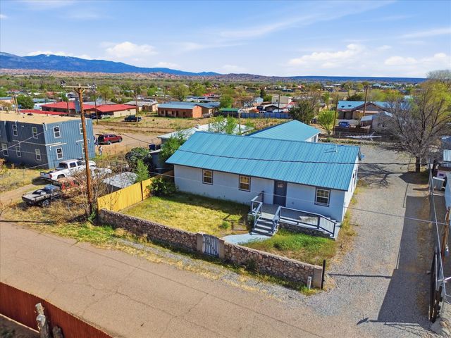 1002 Cook Street, Espanola, NM 87532