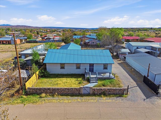 1002 Cook Street, Espanola, NM 87532