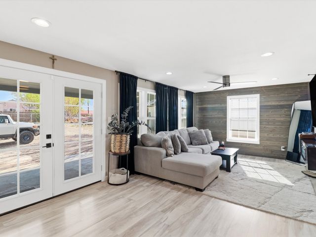 1002 Cook Street, Espanola, NM 87532