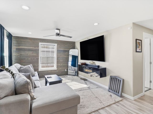 1002 Cook Street, Espanola, NM 87532