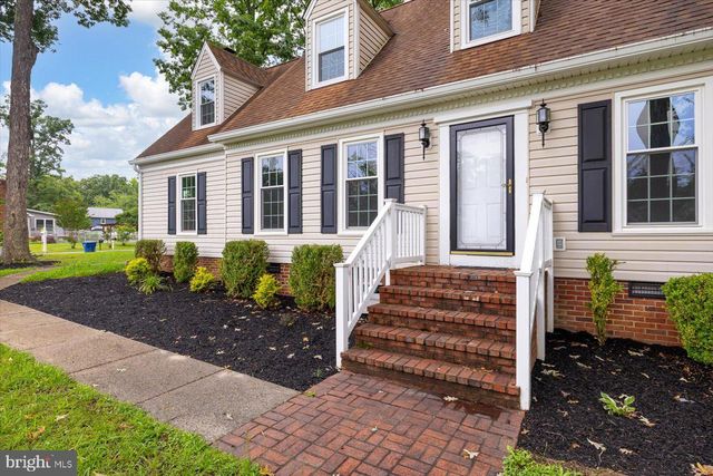 22 BRADDOCK DR, Fredericksburg, VA 22405