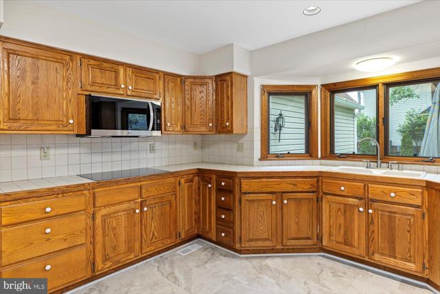 22 BRADDOCK DR, Fredericksburg, VA 22405