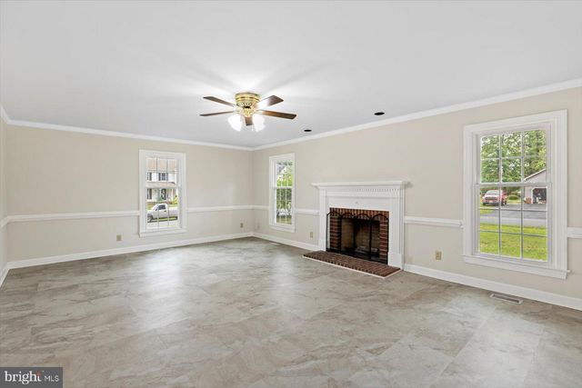 22 BRADDOCK DR, Fredericksburg, VA 22405