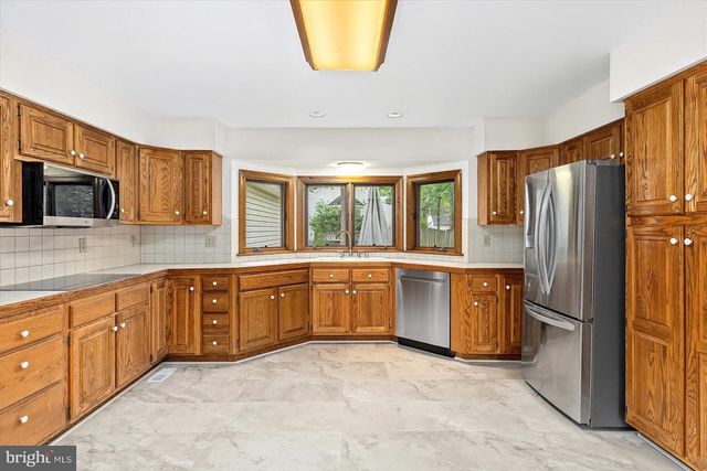 22 BRADDOCK DR, Fredericksburg, VA 22405