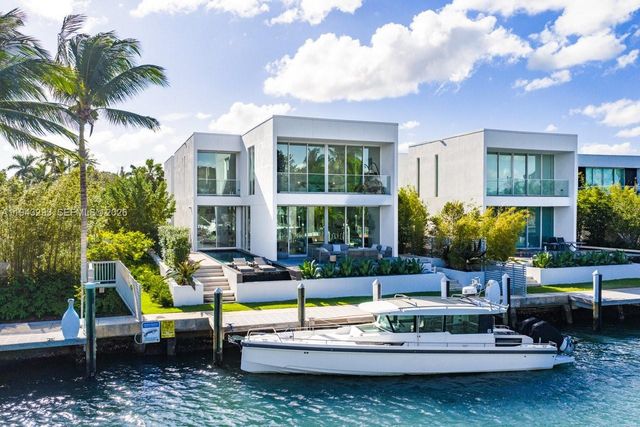 1011 W 48th St, Miami Beach, FL 33140