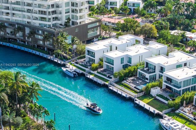 1011 W 48th St, Miami Beach, FL 33140