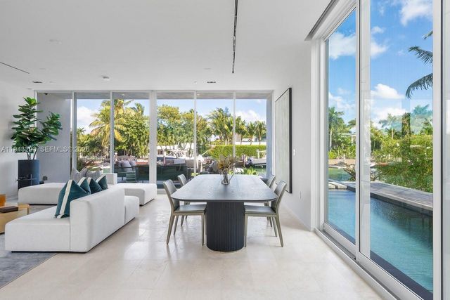 1011 W 48th St, Miami Beach, FL 33140