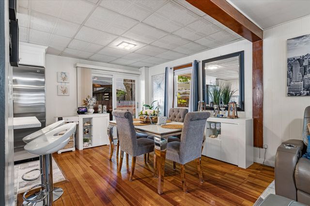 82 Rich St, Gardner, MA 01440