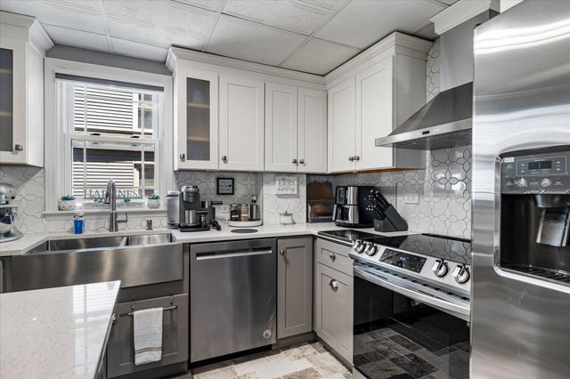 82 Rich St, Gardner, MA 01440
