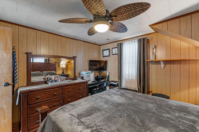 82 Rich St, Gardner, MA 01440