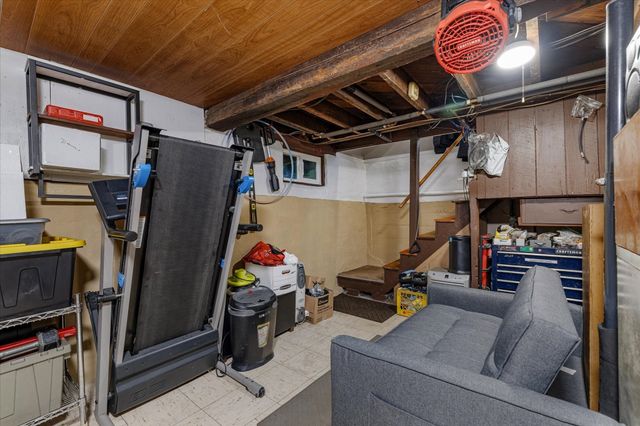 82 Rich St, Gardner, MA 01440