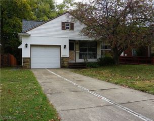 23751 Glenbrook Boulevard, Euclid, OH 44117