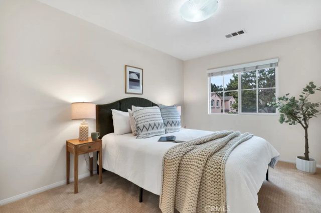 82 Trailing Vine, Irvine, CA 92602