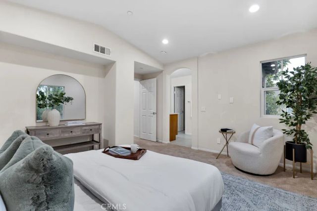 82 Trailing Vine, Irvine, CA 92602