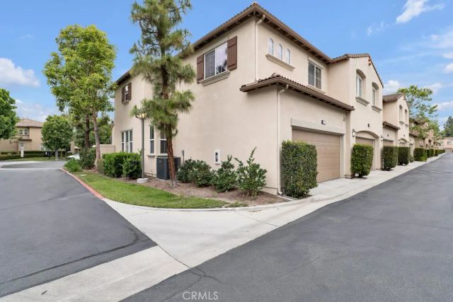 82 Trailing Vine, Irvine, CA 92602