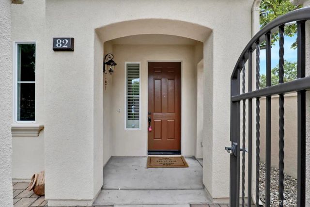 82 Trailing Vine, Irvine, CA 92602