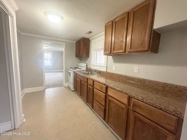 307 W Cypress Street, Elizabeth City, NC 27909